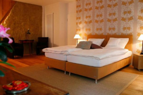 Haus Keppelborg: ZI Rosina mit Burggartenblick